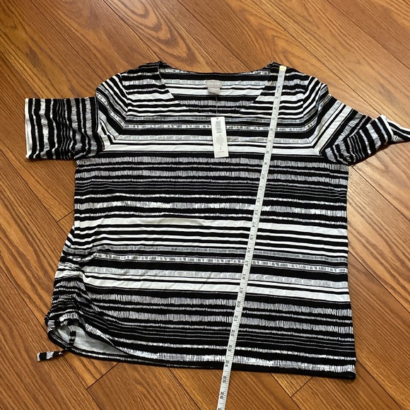 Chico’s woman’s knit top, striped, rushed side, back white short sleeve sz 2-L - Picture 10 of 12